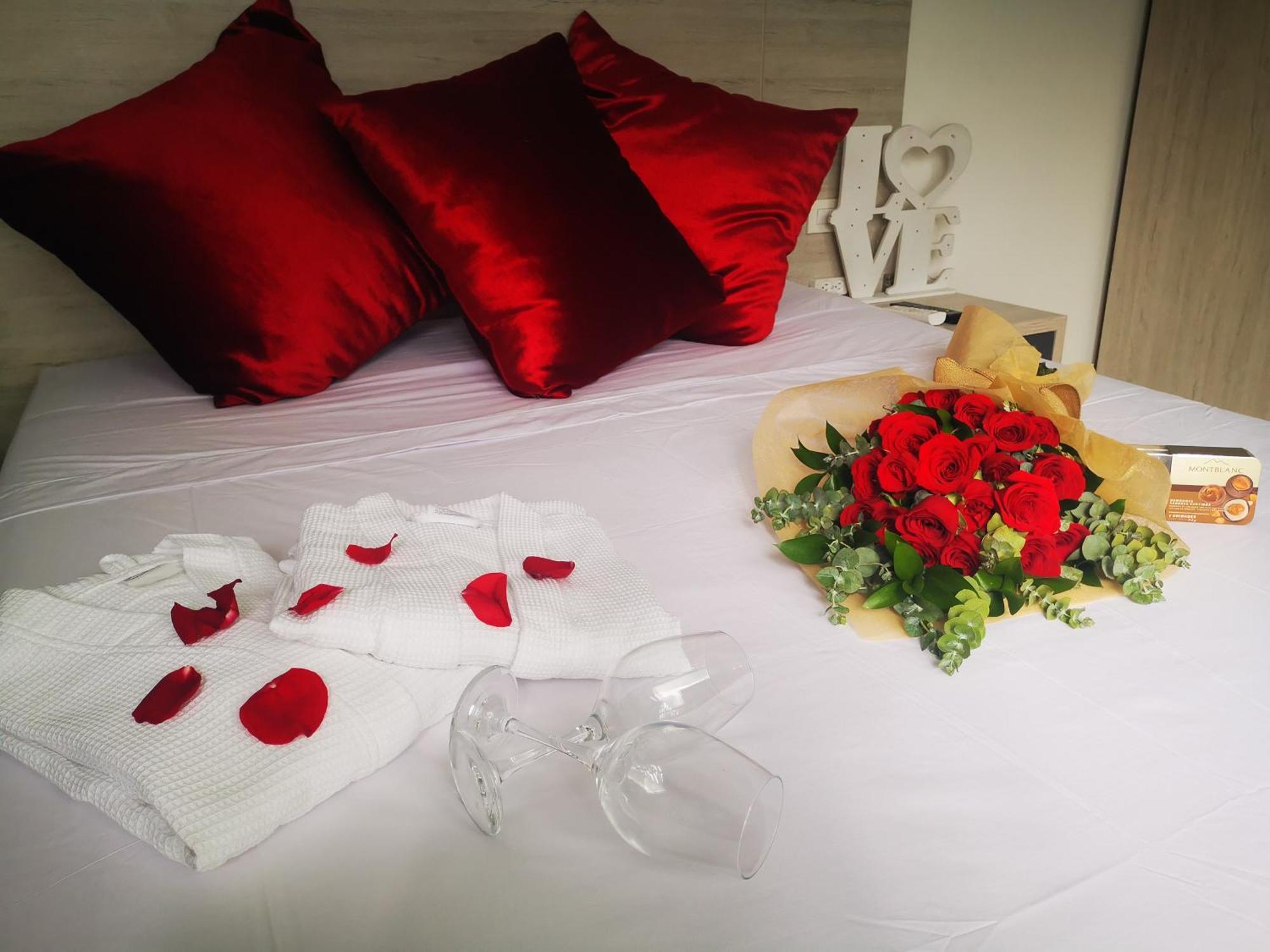 Hotel Lleras Express เมเดยิน ภายนอก รูปภาพ