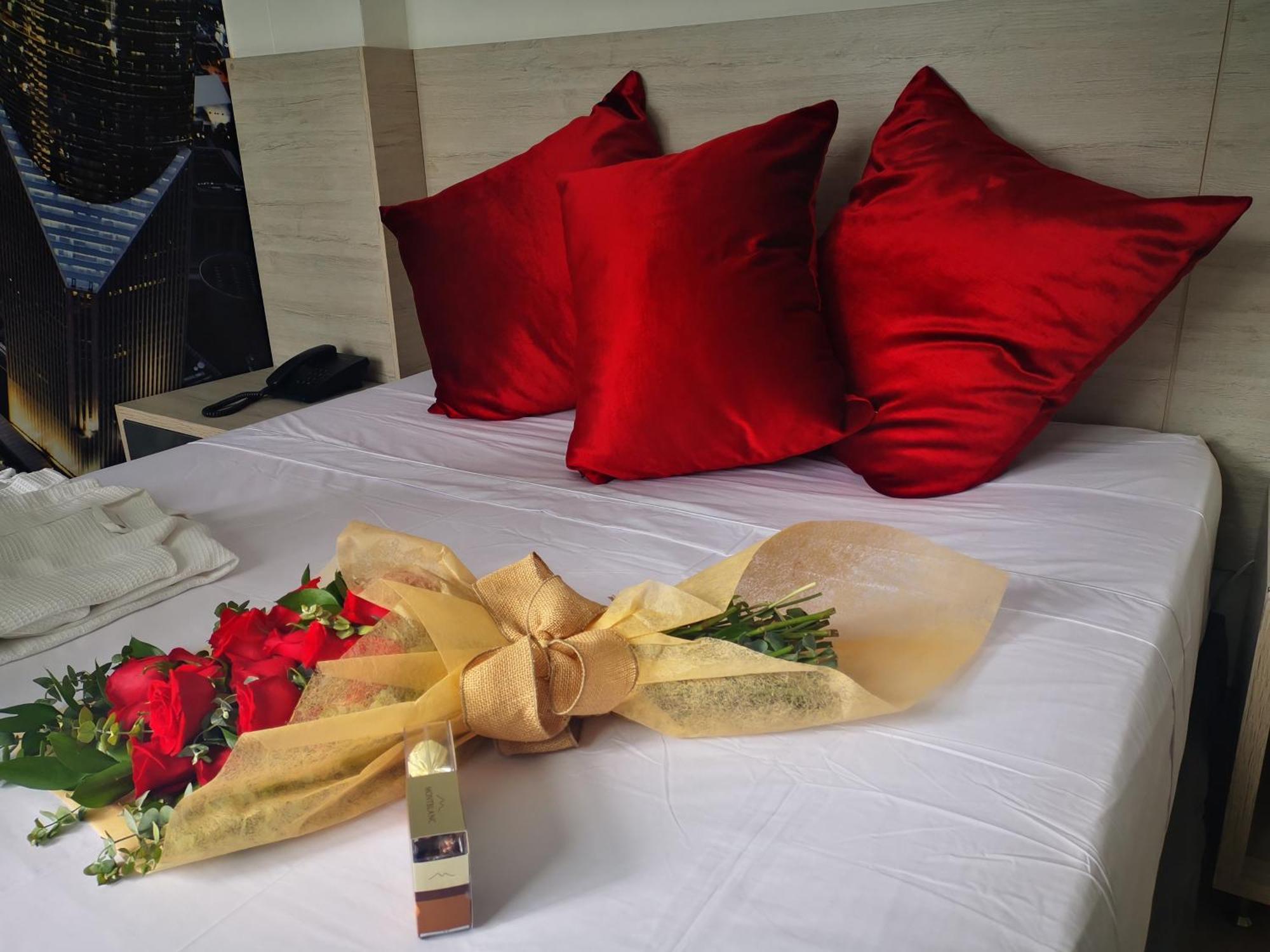 Hotel Lleras Express เมเดยิน ภายนอก รูปภาพ