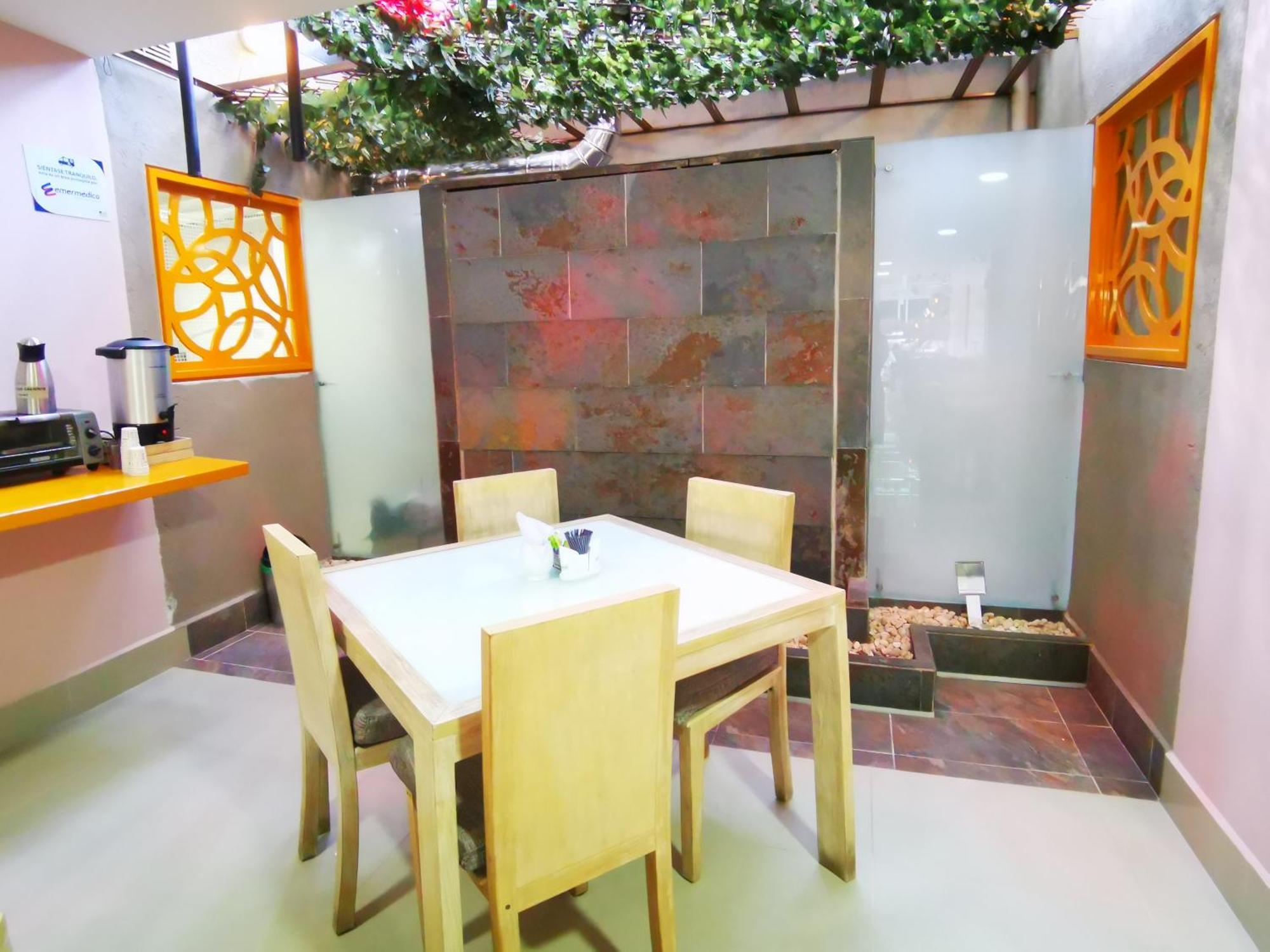 Hotel Lleras Express เมเดยิน ภายนอก รูปภาพ