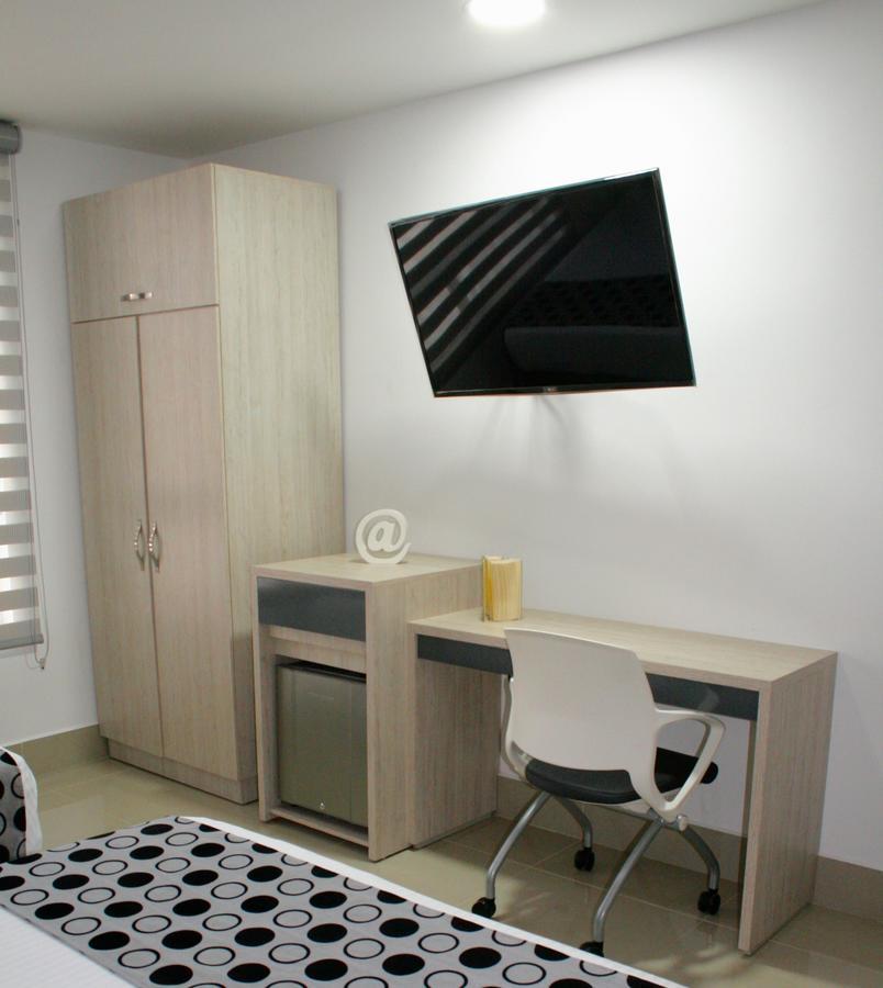 Hotel Lleras Express เมเดยิน ภายนอก รูปภาพ